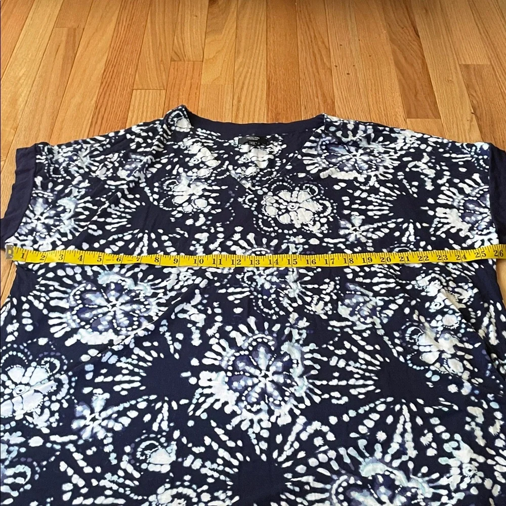 Simply Vera Vera Wang Tunic Top Womens 2X Blue White Floral Print Blouse Church - Picture 4 of 9
